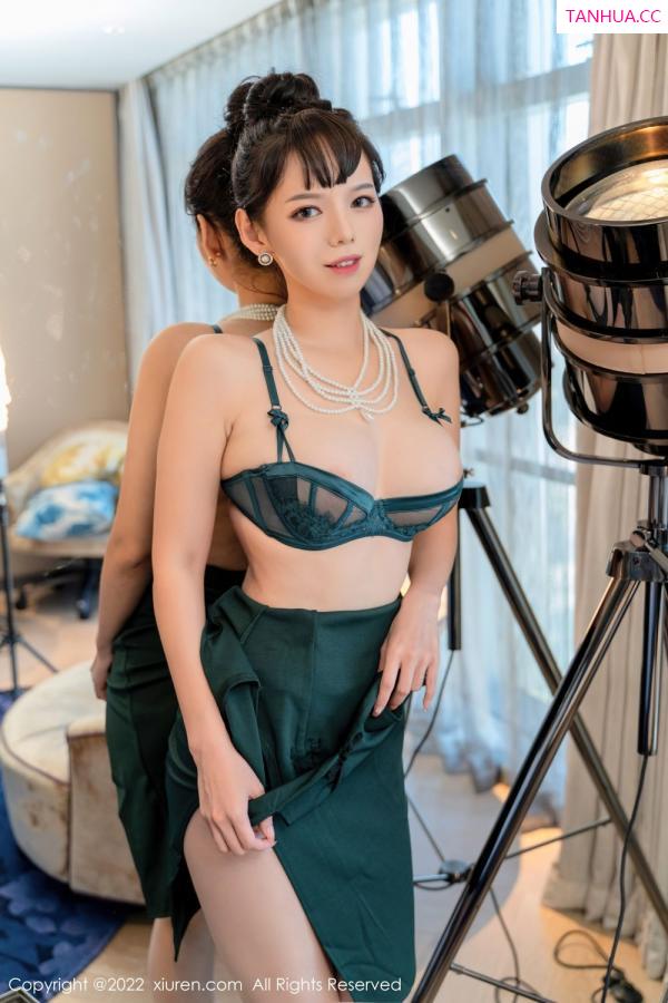 大美媚京  [XiuRen]高清写真图 2022.09.27 No.5646 大美妞儿第36张图片
